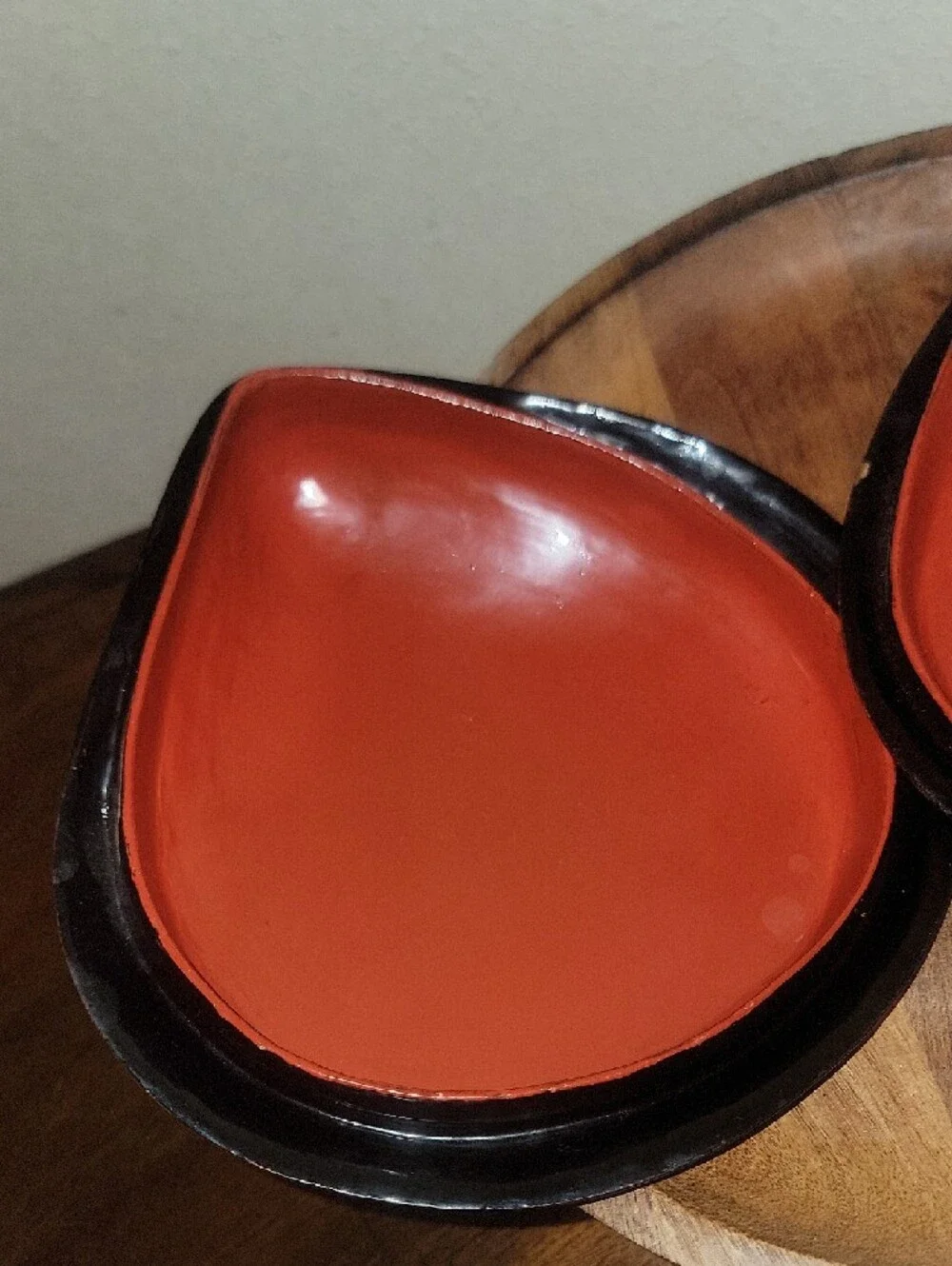 Vintage Japanese Wakasa lacquer clam shell trinket box